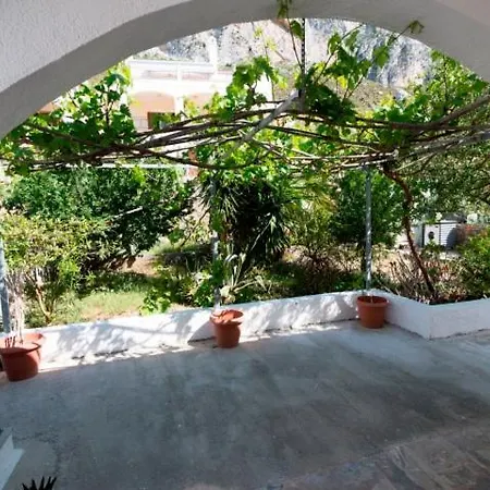 John Galouzis Hostel