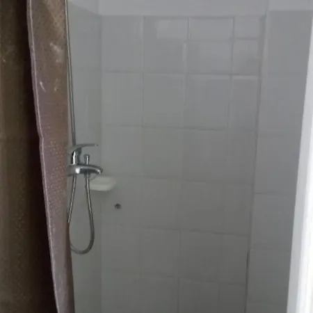 John Galouzis Hostel *