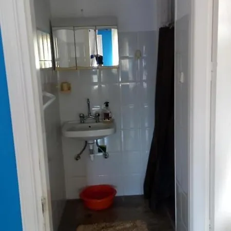 Hostel John Galouzis *