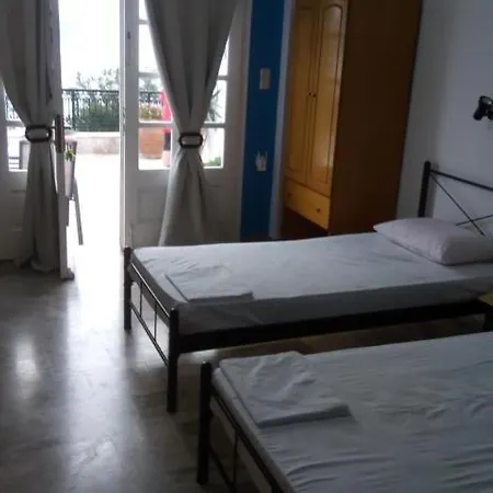 Hostel John Galouzis Myrties