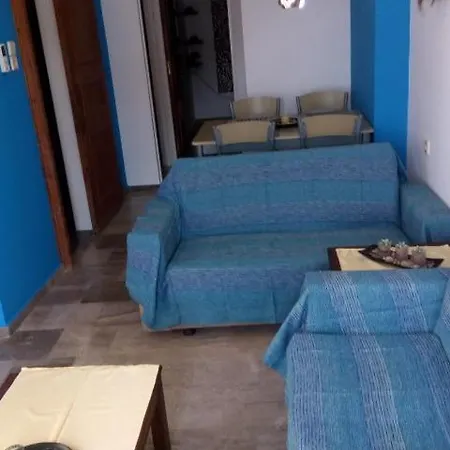 John Galouzis Hostel *