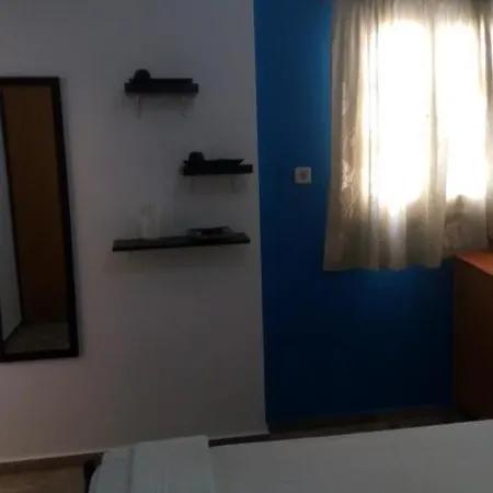 Hostel John Galouzis