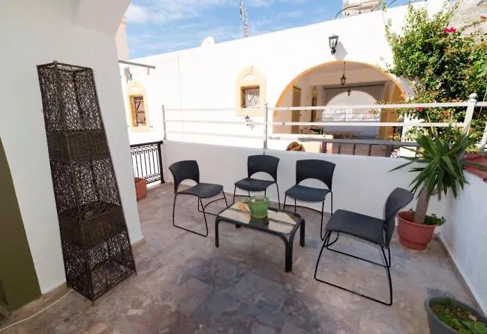 Hostel John Galouzis Myrties