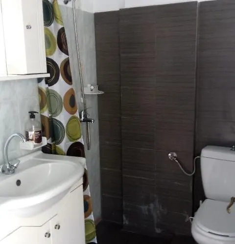 Hostel John Galouzis