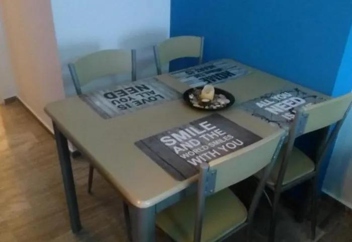 John Galouzis Hostel *