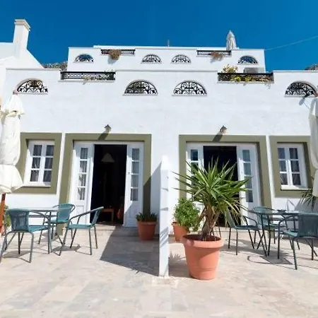 Hostel John Galouzis