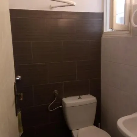 Hostel John Galouzis