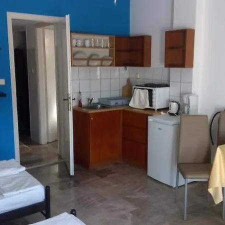 John Galouzis * Mirtiész