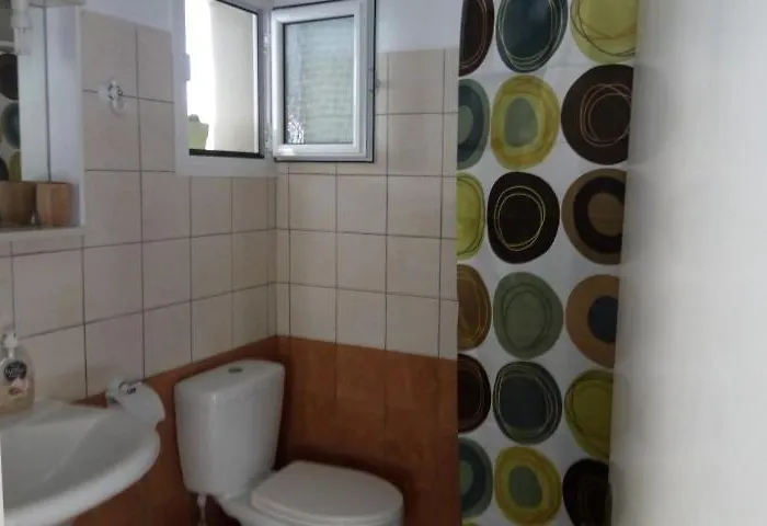 John Galouzis * Mirtiész