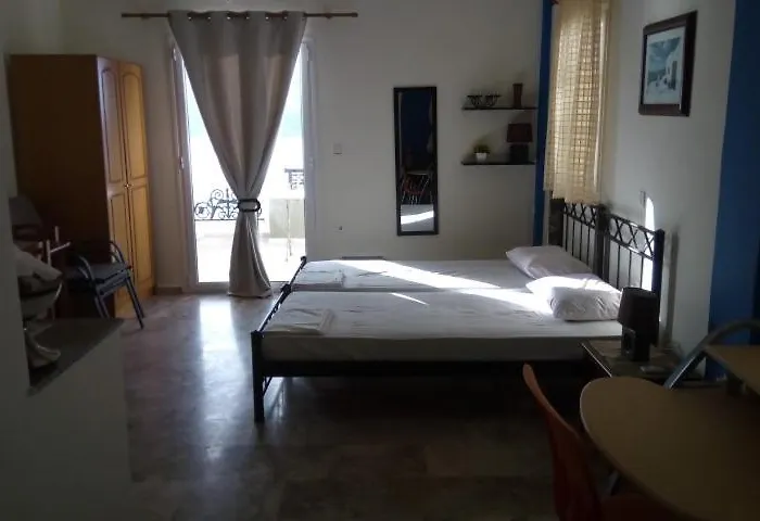 Hostel John Galouzis