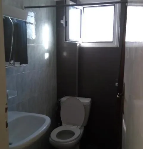 John Galouzis * Mirtiész