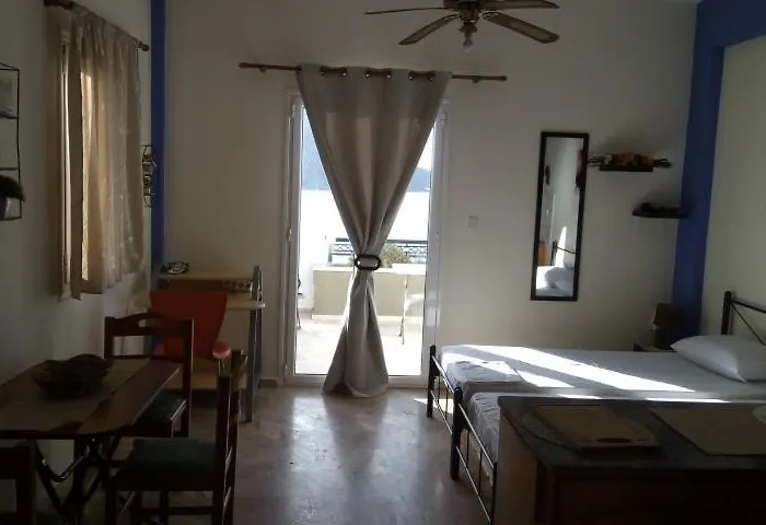 旅馆 John Galouzis