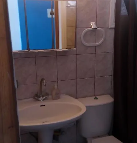 Hostel John Galouzis *