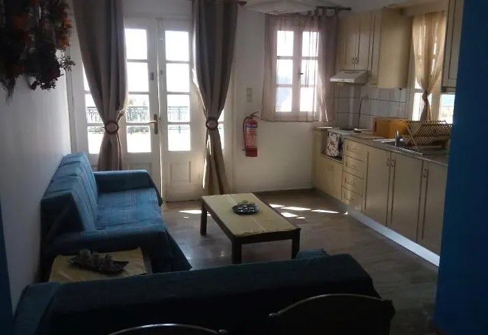 Hostel John Galouzis *