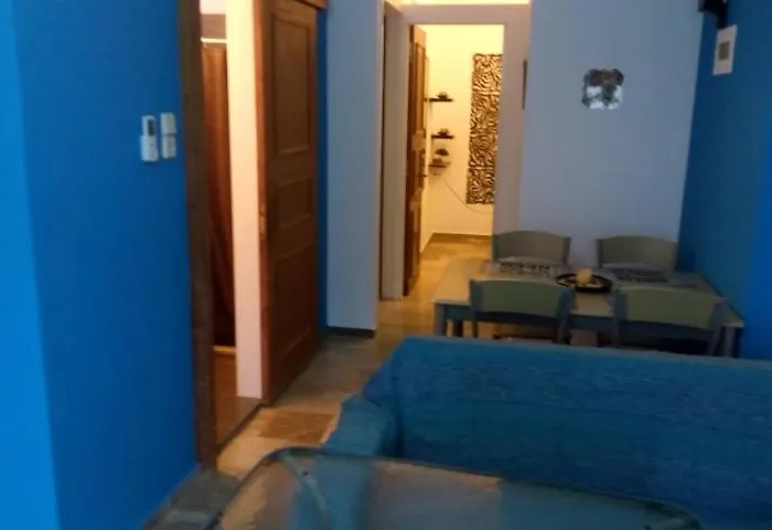 Hostel John Galouzis *