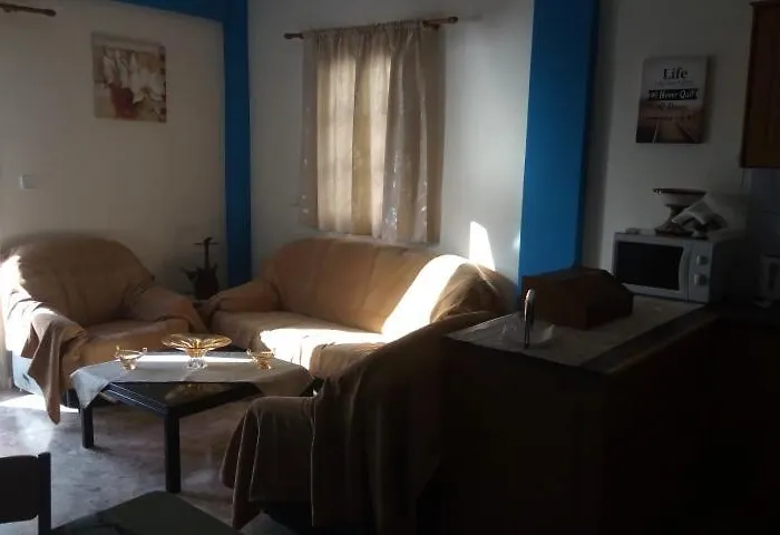 John Galouzis Mirtiész