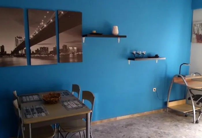 Hostel John Galouzis Mirtiész